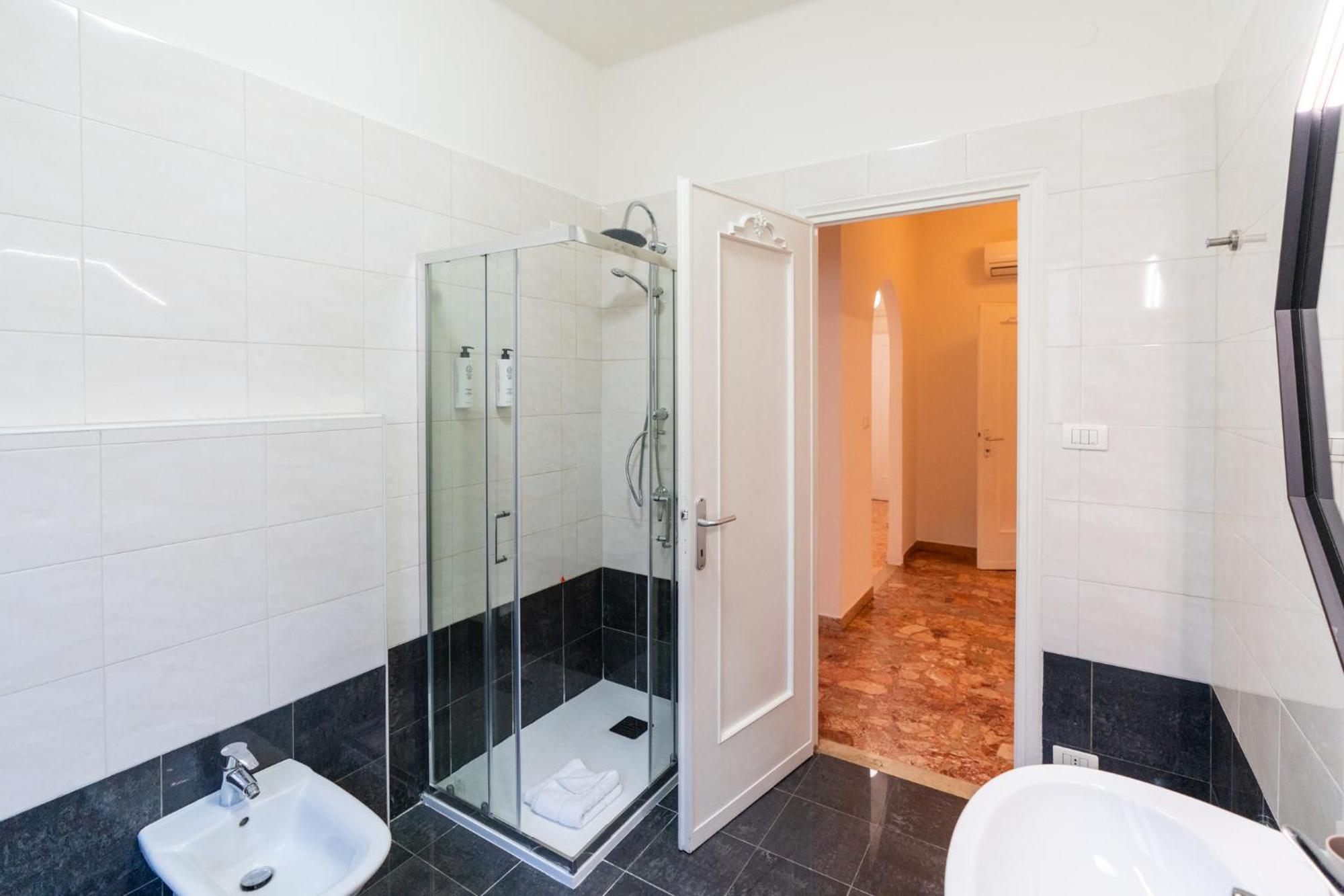Domus Verona - Elegante Residenza Con Affaccio Su Porta Leoni ห้อง รูปภาพ
