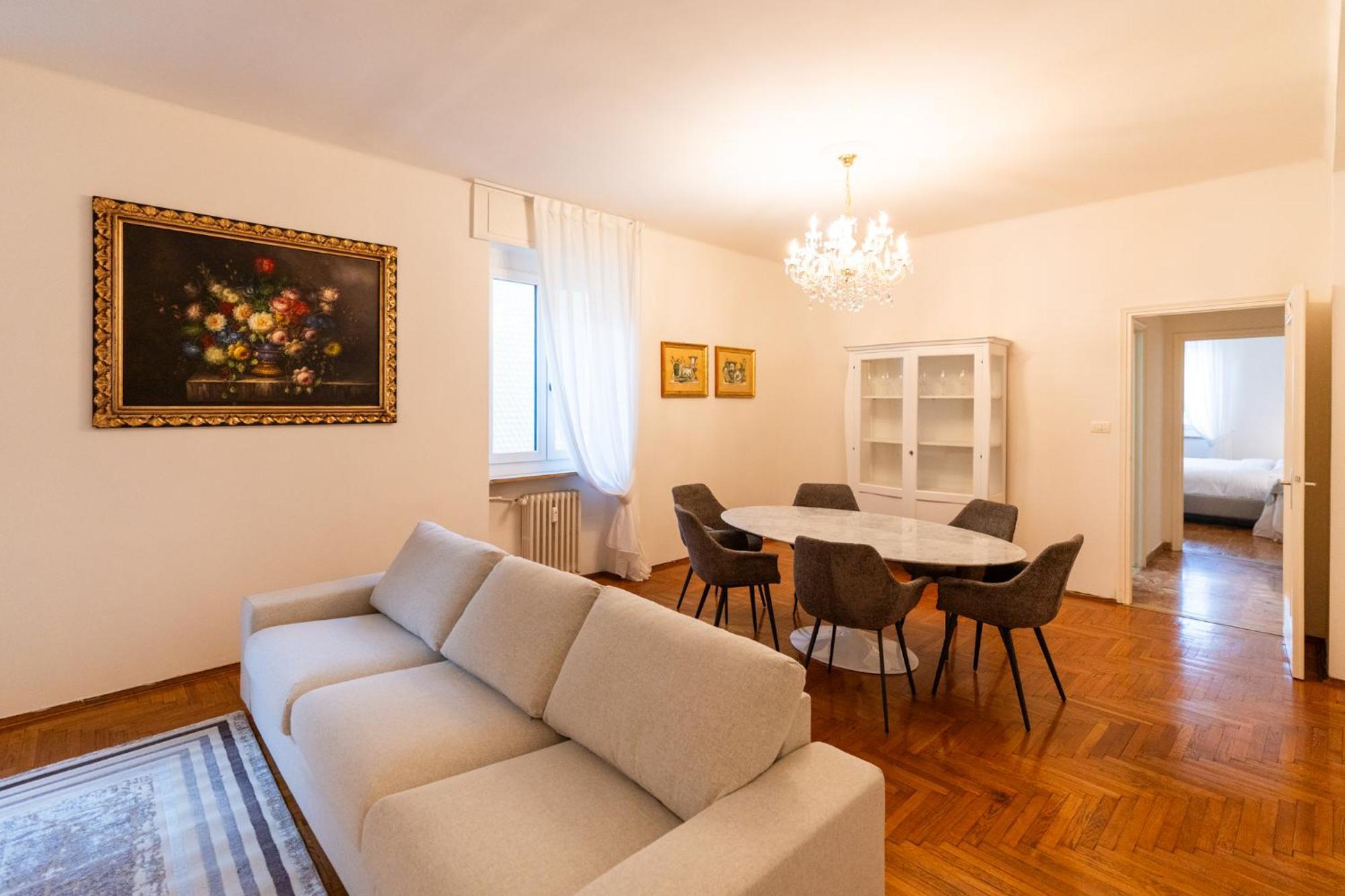 Domus Verona - Elegante Residenza Con Affaccio Su Porta Leoni ห้อง รูปภาพ